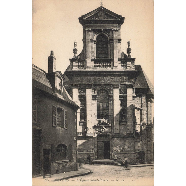 Postcard NEVERS - L' Eglise Saint-Pierre. - N.G Vintage Divided Back Unposted